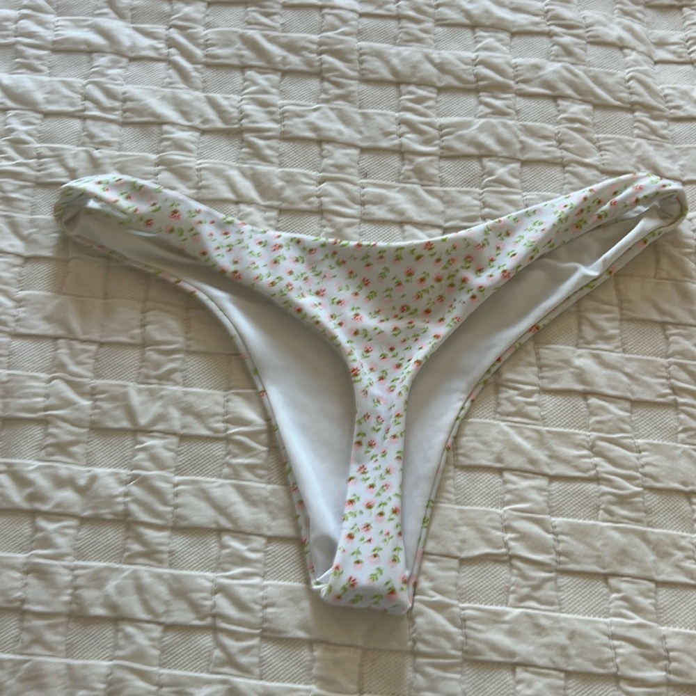 Glassons floral bikini bottom